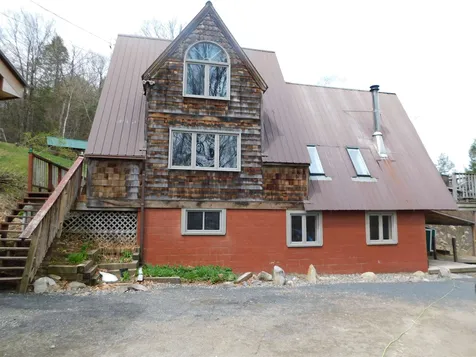 24 Hemlock Hill Road Newfane VT 05345