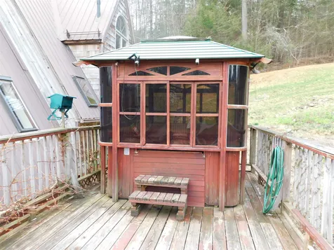24 Hemlock Hill Road Newfane VT 05345