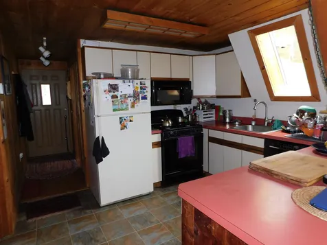 24 Hemlock Hill Road Newfane VT 05345