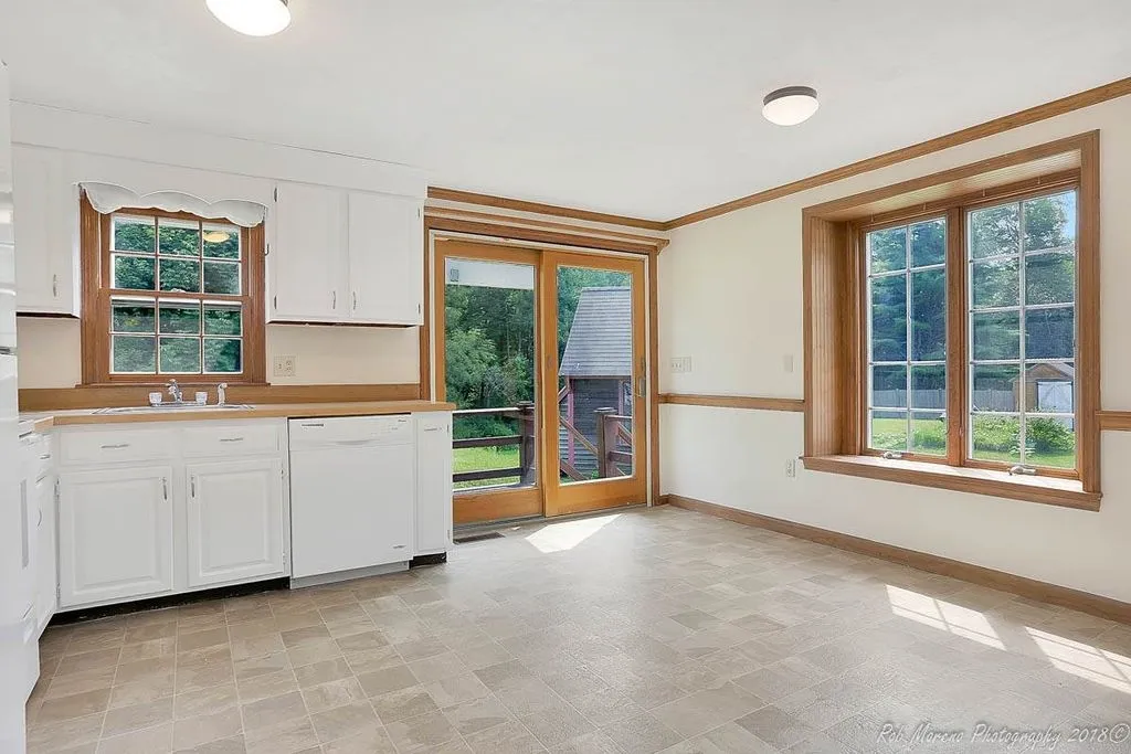 91 Scobie Pond Road Derry NH 03038