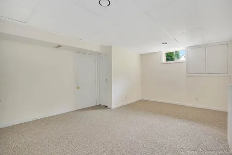 91 Scobie Pond Road Derry NH 03038