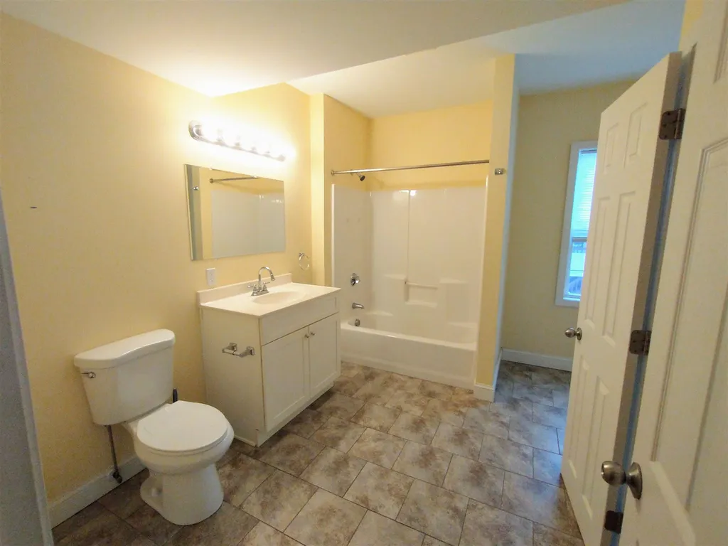 21 Clifford Avenue Manchester NH 03103