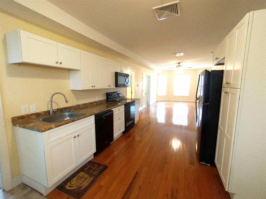 21 Clifford Avenue Manchester NH 03103