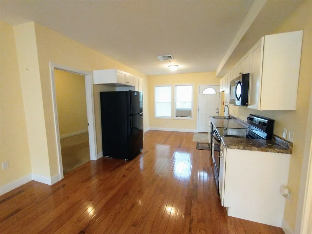 21 Clifford Avenue Manchester NH 03103