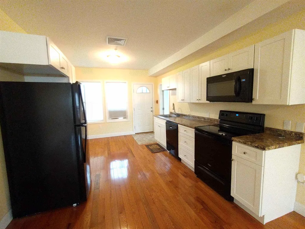 21 Clifford Avenue Manchester NH 03103