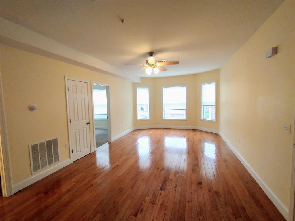 21 Clifford Avenue Manchester NH 03103