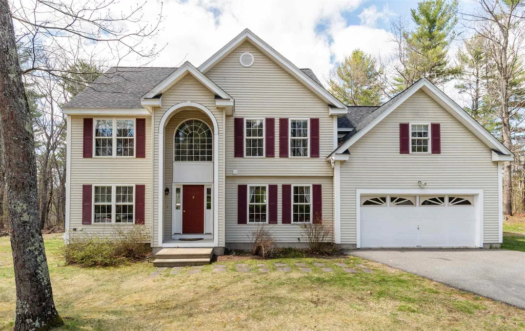 54 Windsor Boulevard Londonderry NH 03053