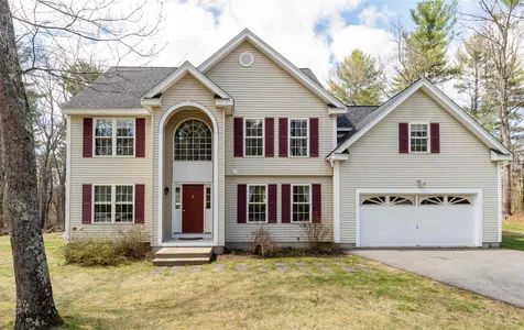 54 Windsor Boulevard Londonderry NH 03053