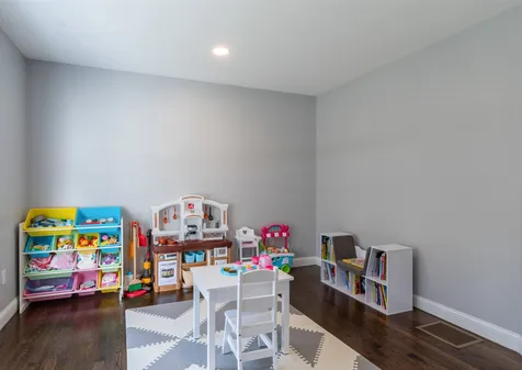 54 Windsor Boulevard Londonderry NH 03053