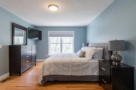 54 Windsor Boulevard Londonderry NH 03053