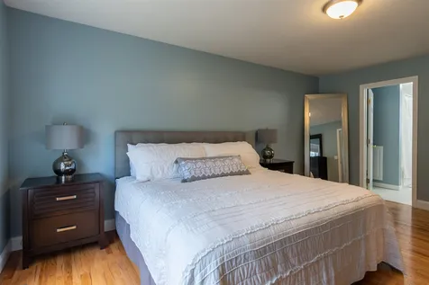 54 Windsor Boulevard Londonderry NH 03053