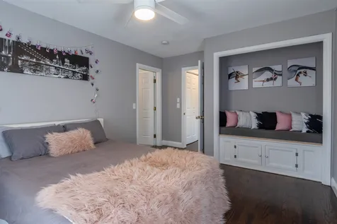 54 Windsor Boulevard Londonderry NH 03053