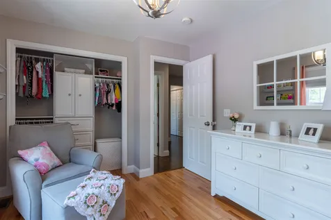 54 Windsor Boulevard Londonderry NH 03053