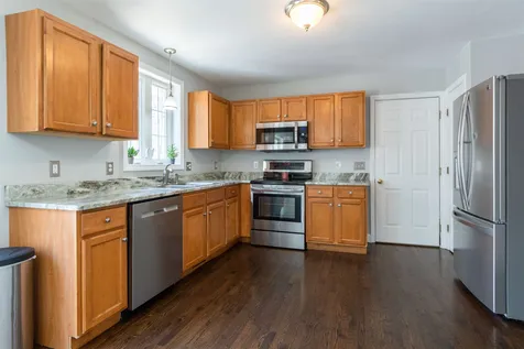 54 Windsor Boulevard Londonderry NH 03053
