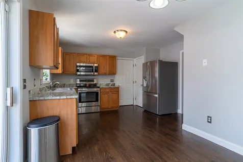 54 Windsor Boulevard Londonderry NH 03053