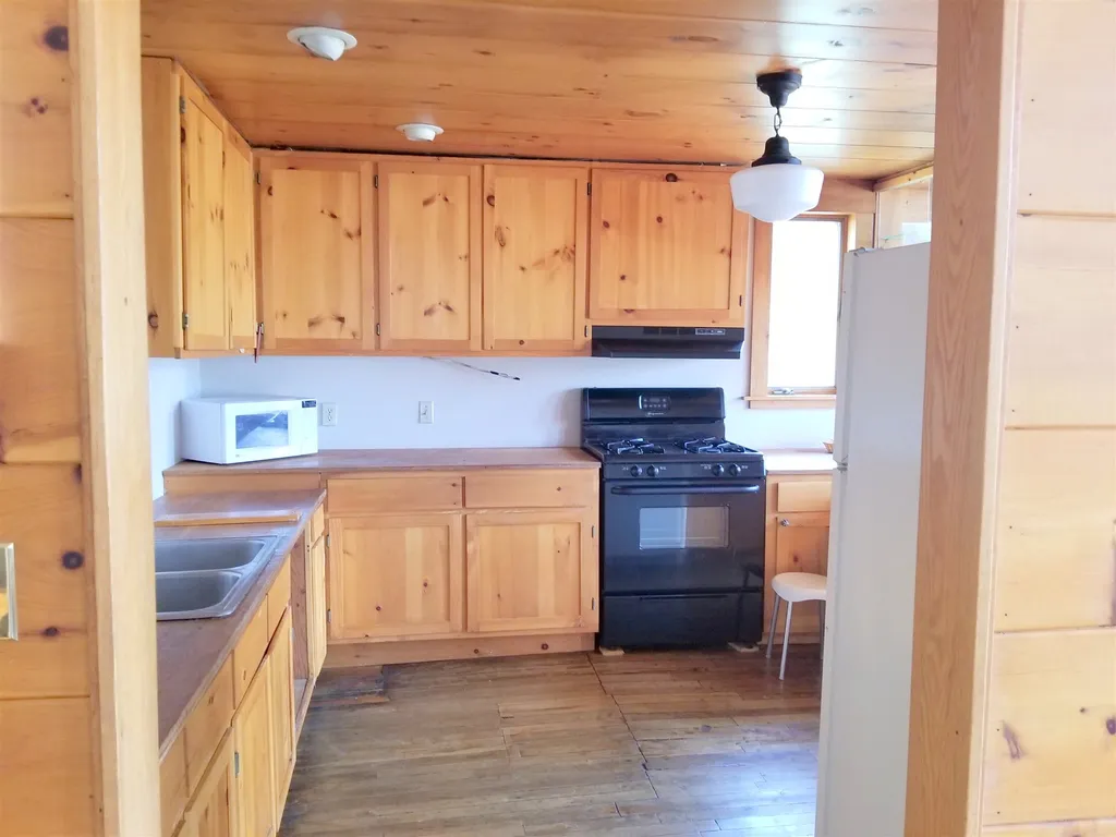 5 Schoolhouse Road Topsham VT 05076