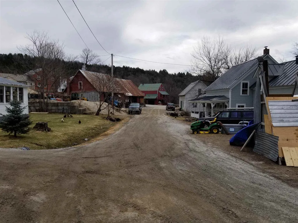5 Schoolhouse Road Topsham VT 05076