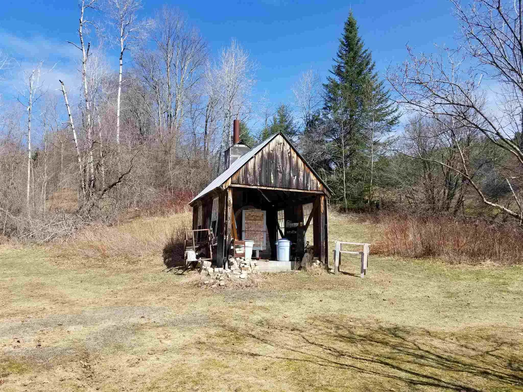 5 Schoolhouse Road Topsham VT 05076