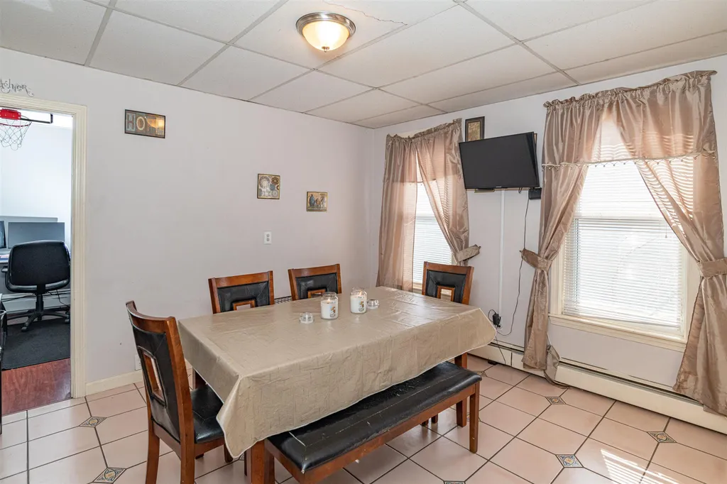 86 A Street Manchester NH 03102