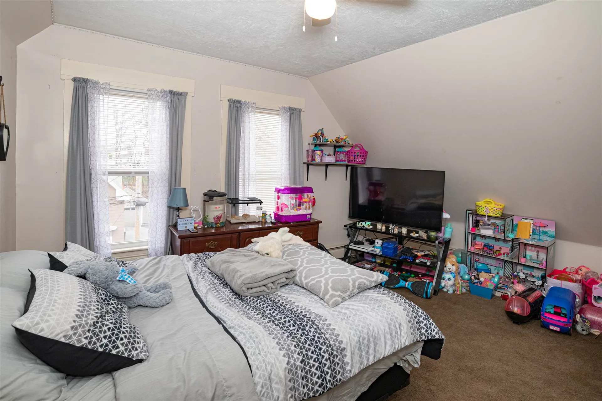 86 A Street Manchester NH 03102