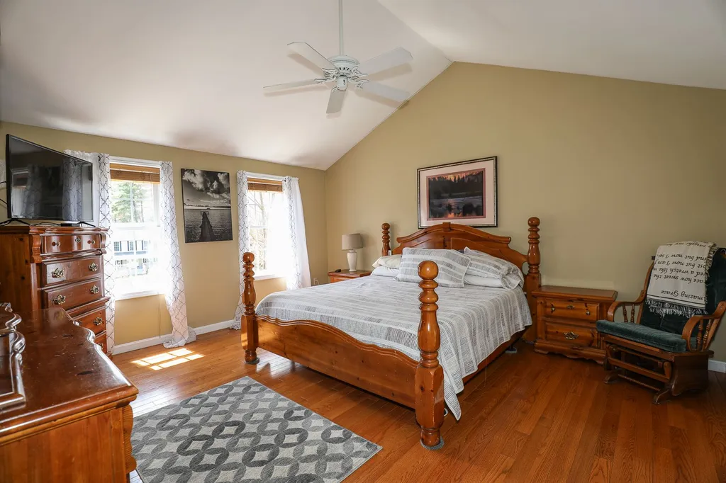 12 Buckthorn Street Londonderry NH 03053