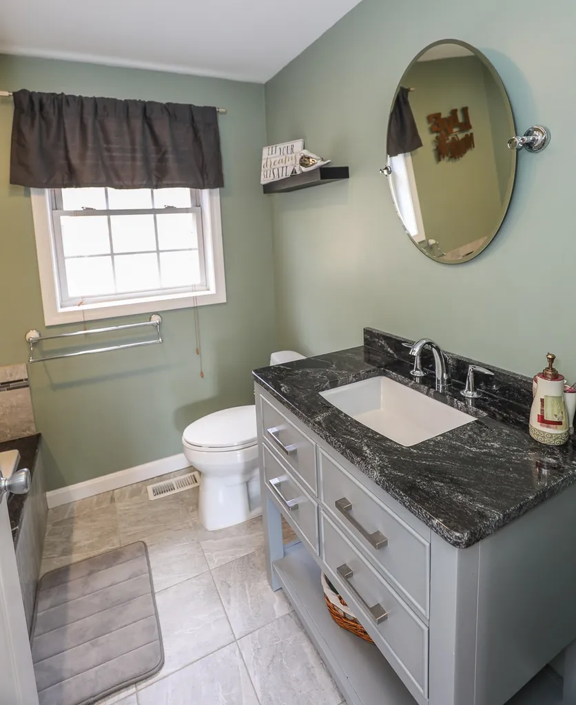12 Buckthorn Street Londonderry NH 03053