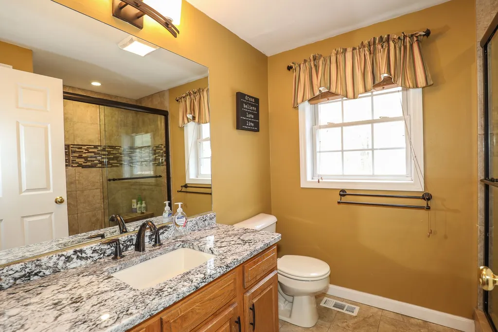 12 Buckthorn Street Londonderry NH 03053