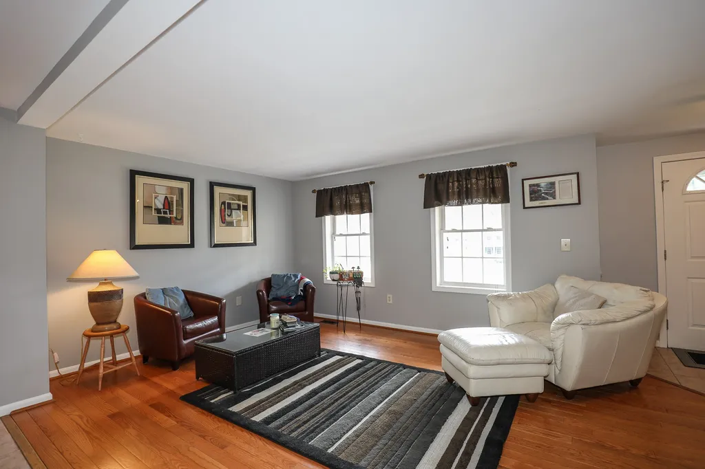 12 Buckthorn Street Londonderry NH 03053
