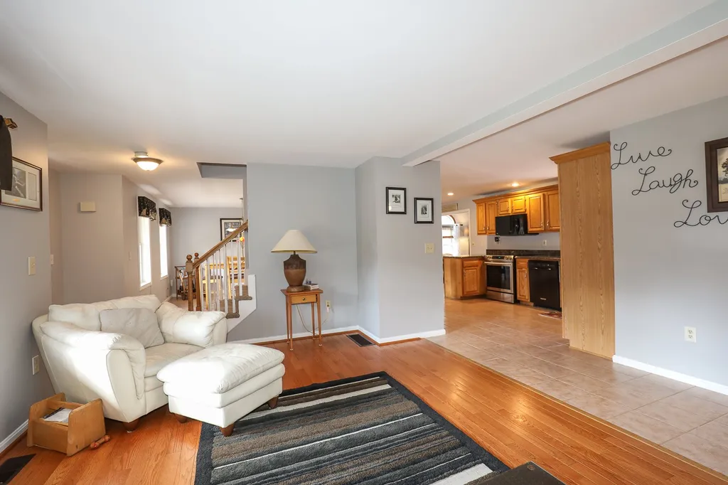 12 Buckthorn Street Londonderry NH 03053