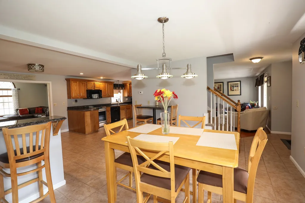 12 Buckthorn Street Londonderry NH 03053