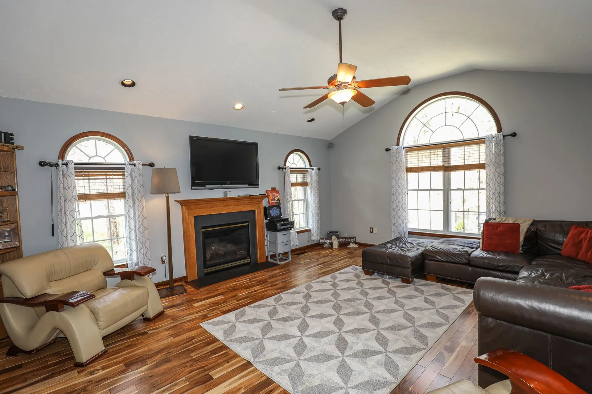 12 Buckthorn Street Londonderry NH 03053