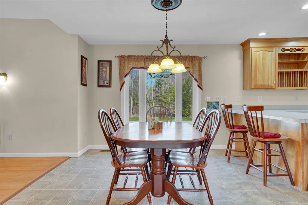 9 Squire Road Fremont NH 03044