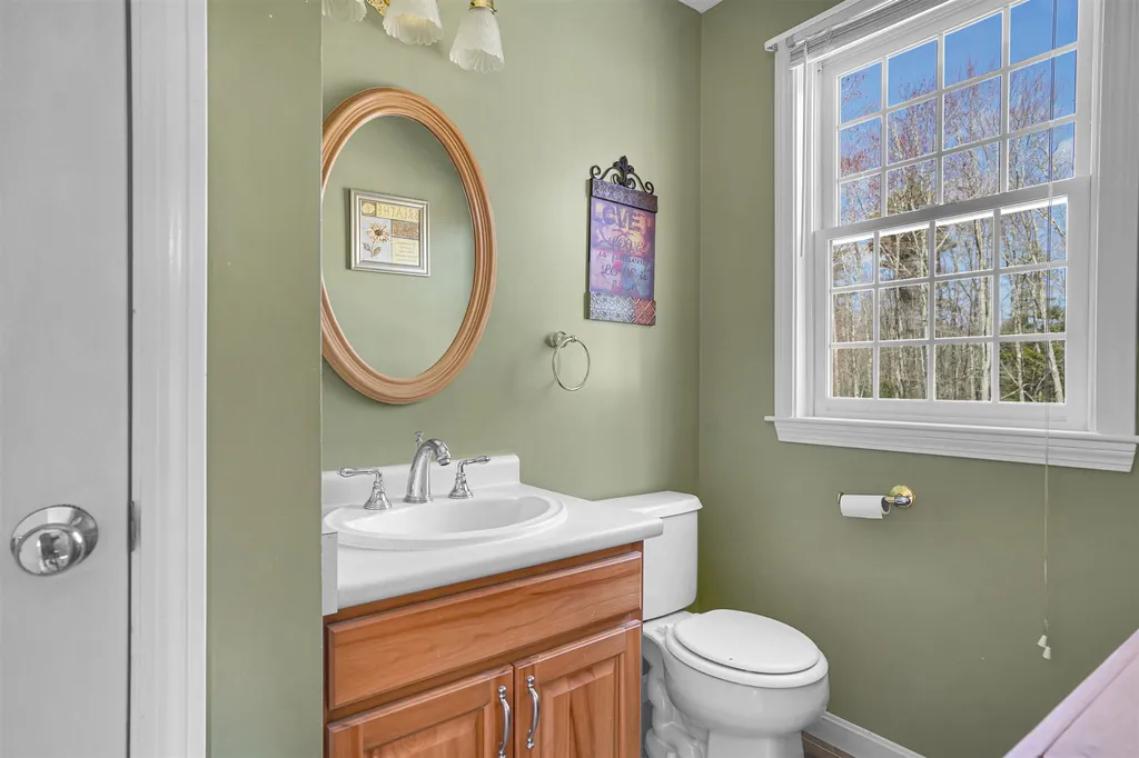 9 Squire Road Fremont NH 03044