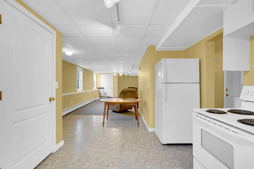 9 Squire Road Fremont NH 03044