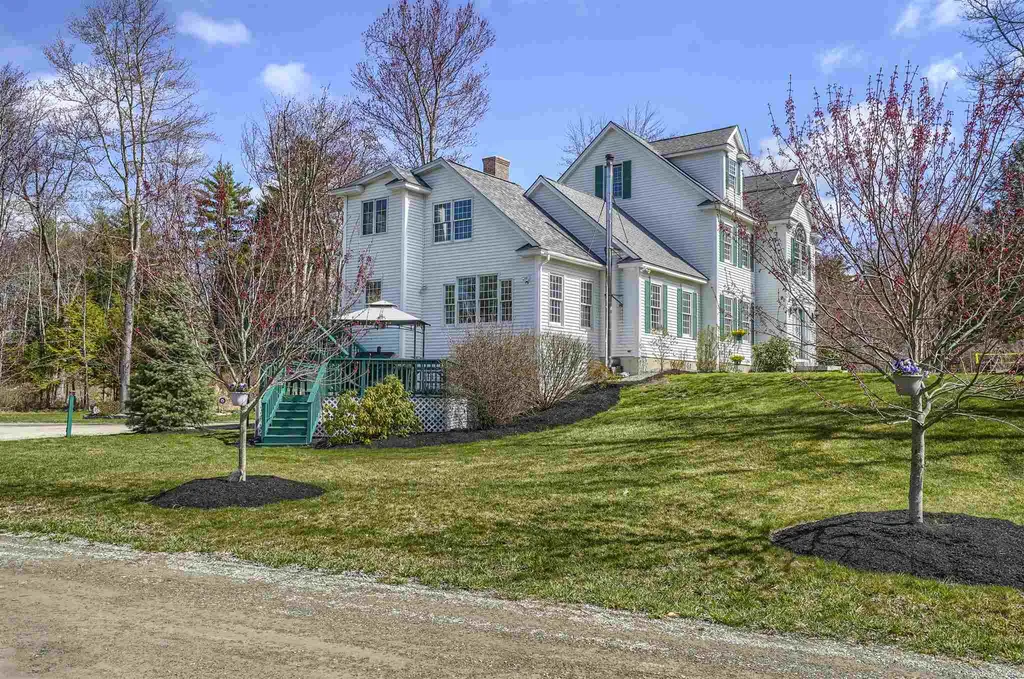 9 Squire Road Fremont NH 03044