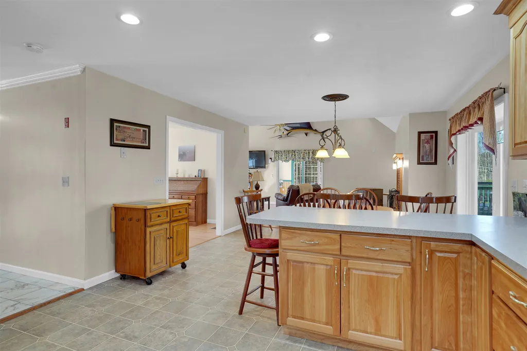 9 Squire Road Fremont NH 03044