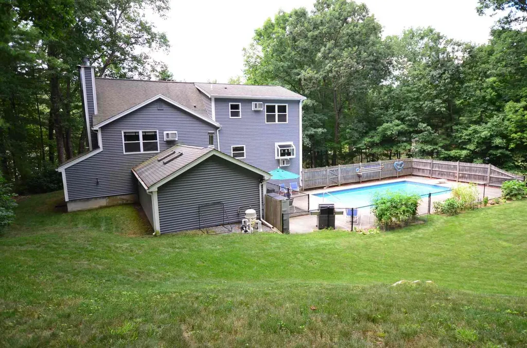 23 Michael Avenue Nashua NH 03062