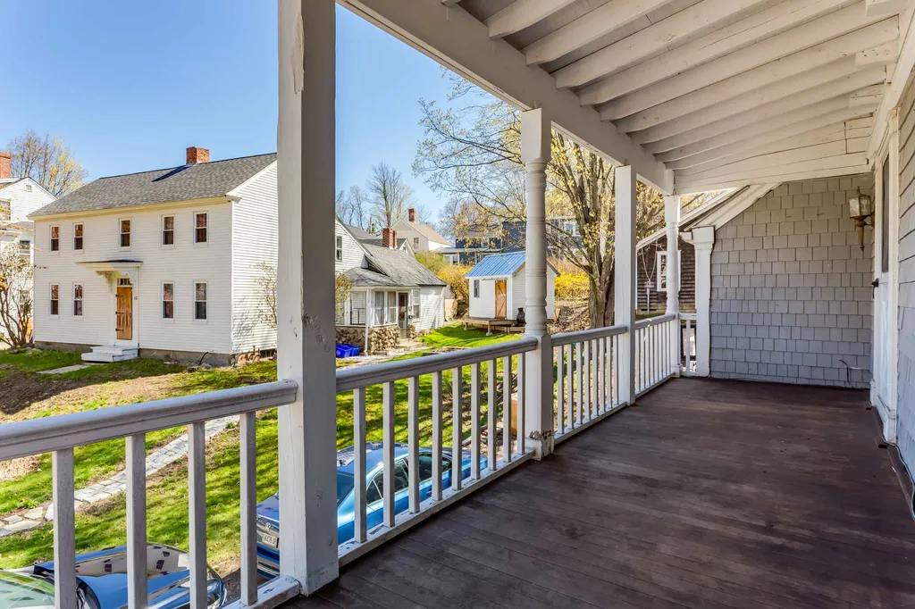 15 Exeter Road Newmarket NH 03857