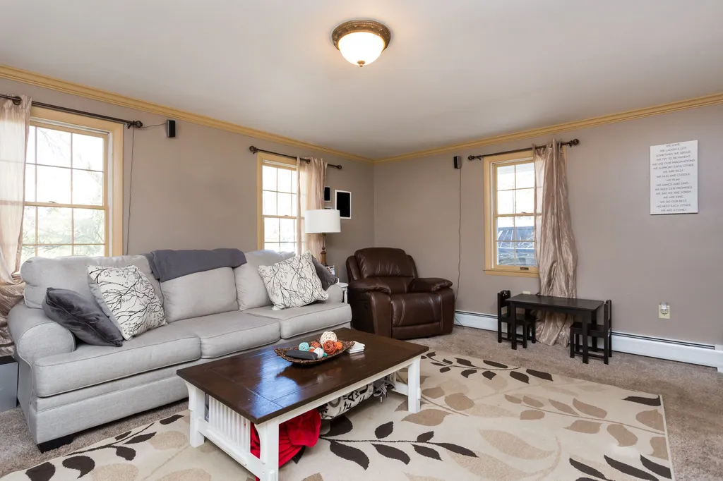15 Exeter Road Newmarket NH 03857