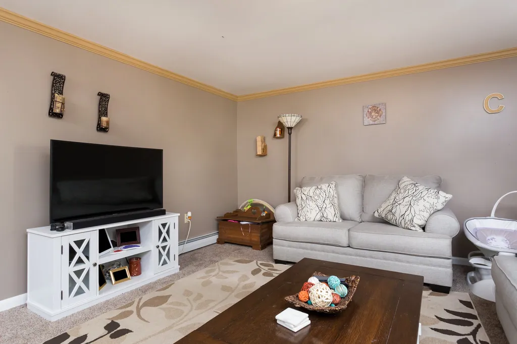 15 Exeter Road Newmarket NH 03857