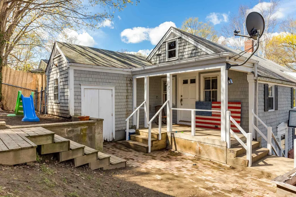 15 Exeter Road Newmarket NH 03857