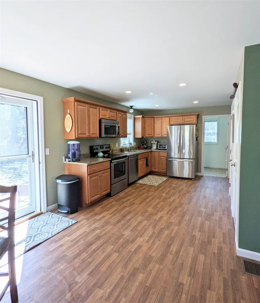 8 Ash Street Northwood NH 03261