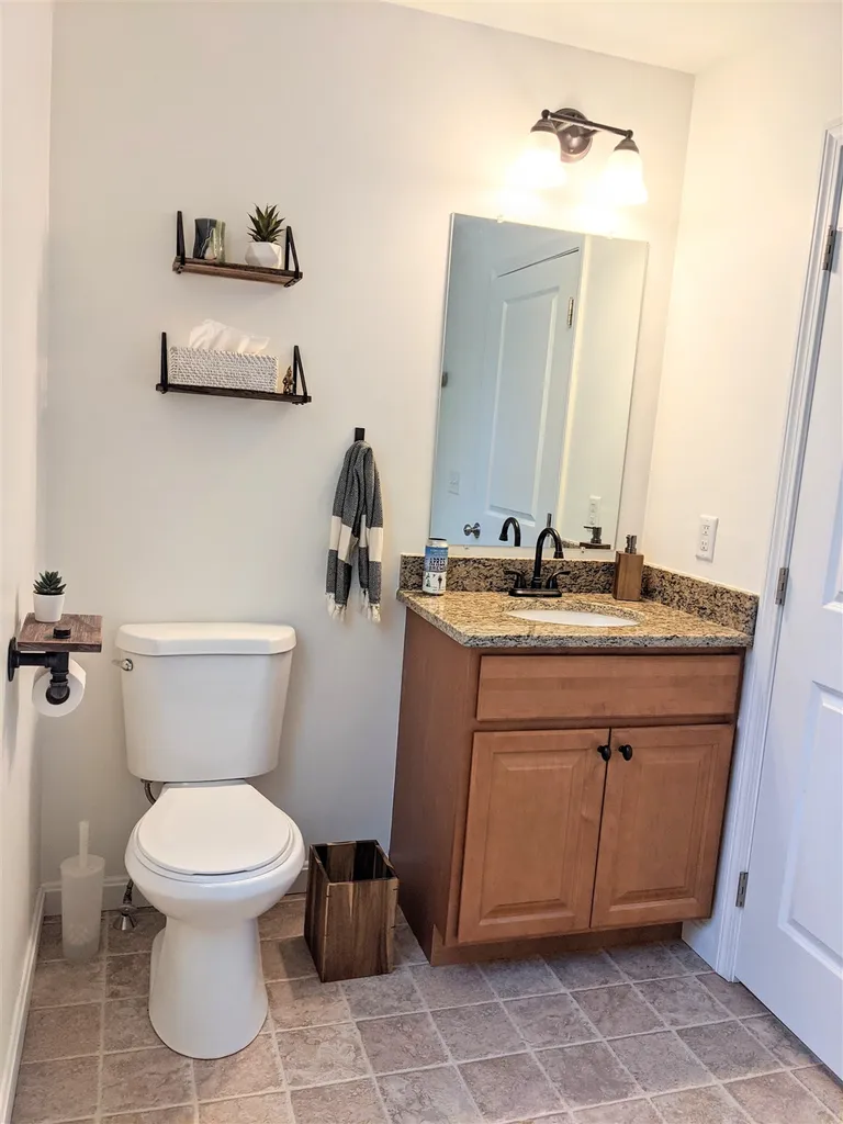 8 Ash Street Northwood NH 03261