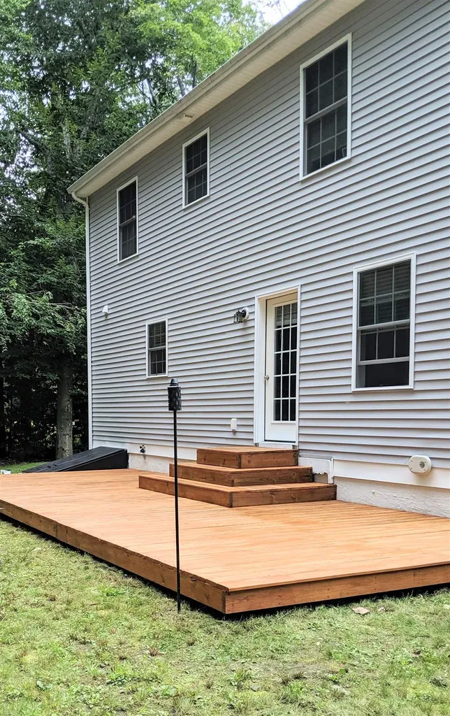 8 Ash Street Northwood NH 03261
