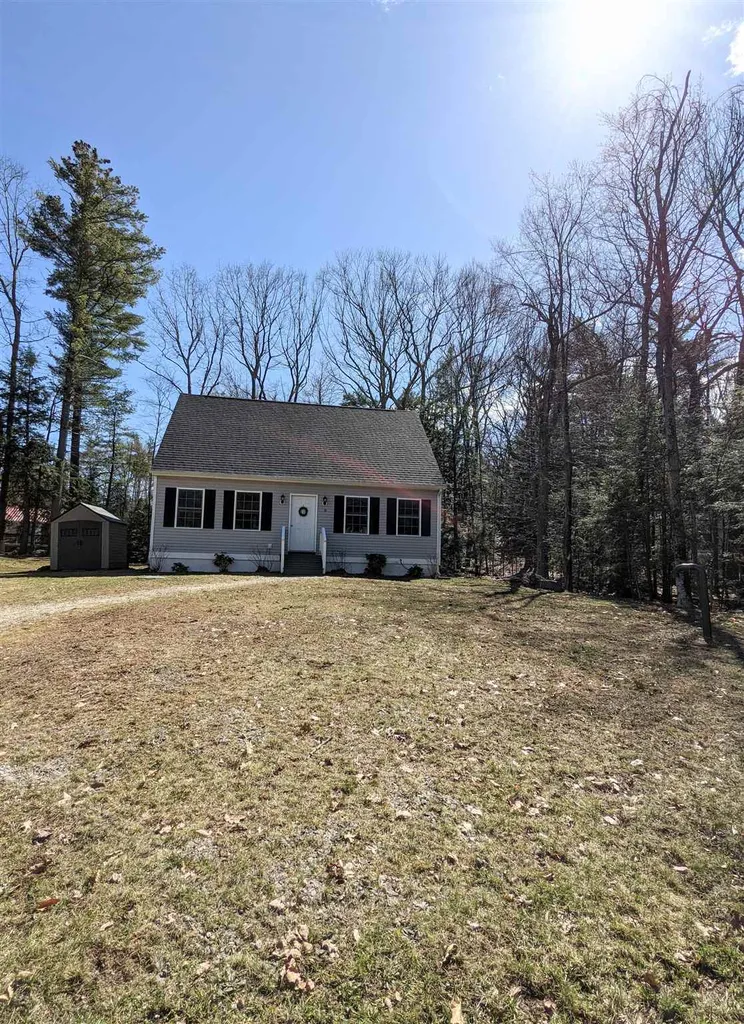 8 Ash Street Northwood NH 03261