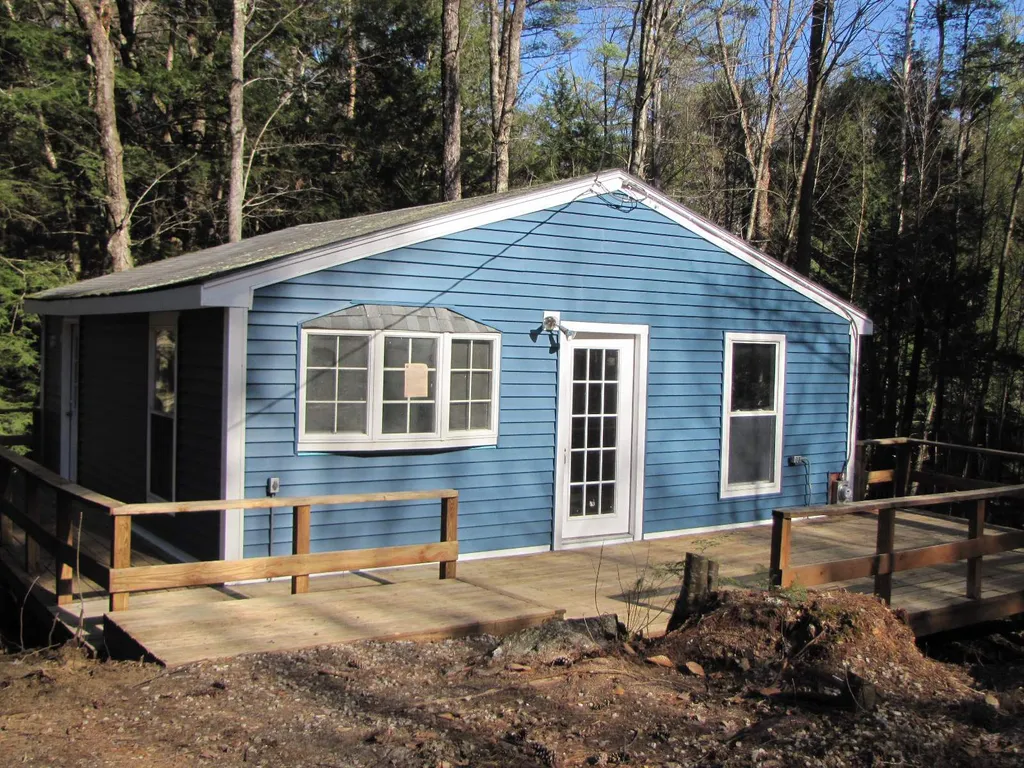37 Spring Street Hillsborough NH 03244