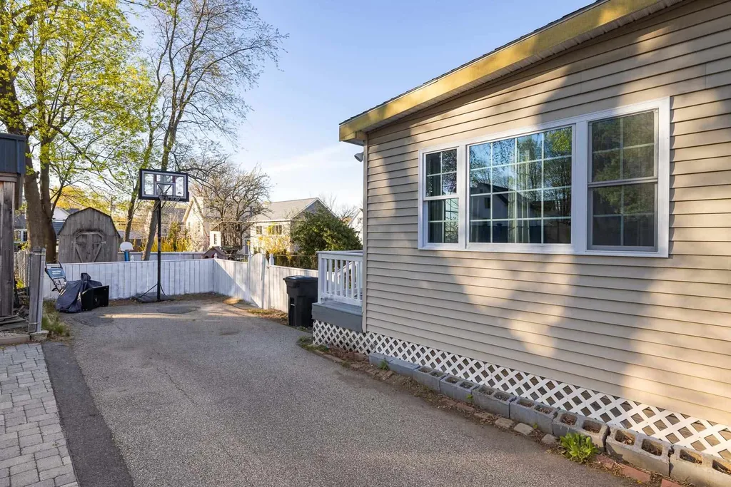 306 Thornton Street Portsmouth NH 03801