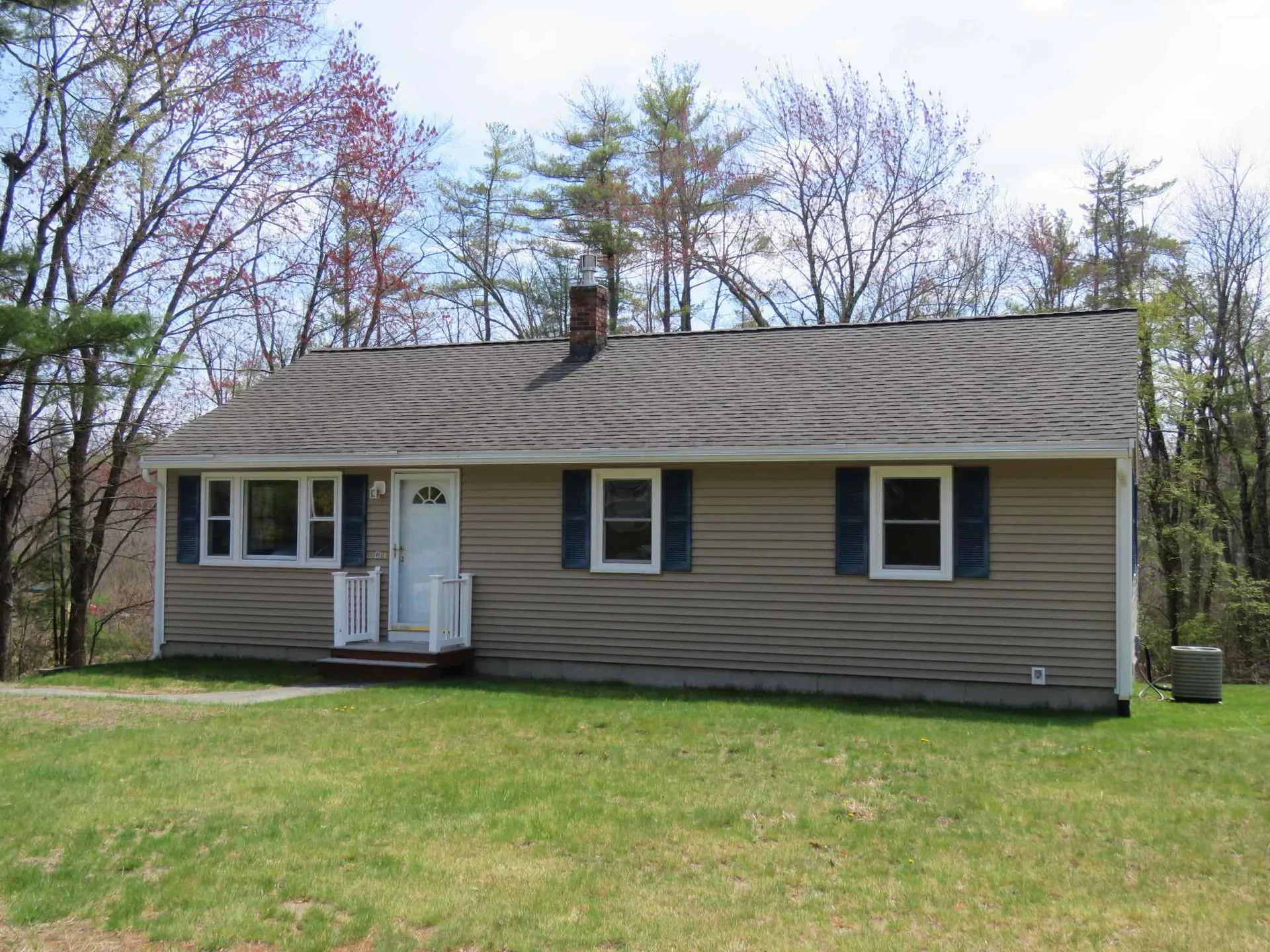 48 Quaker Street Newton NH 03858