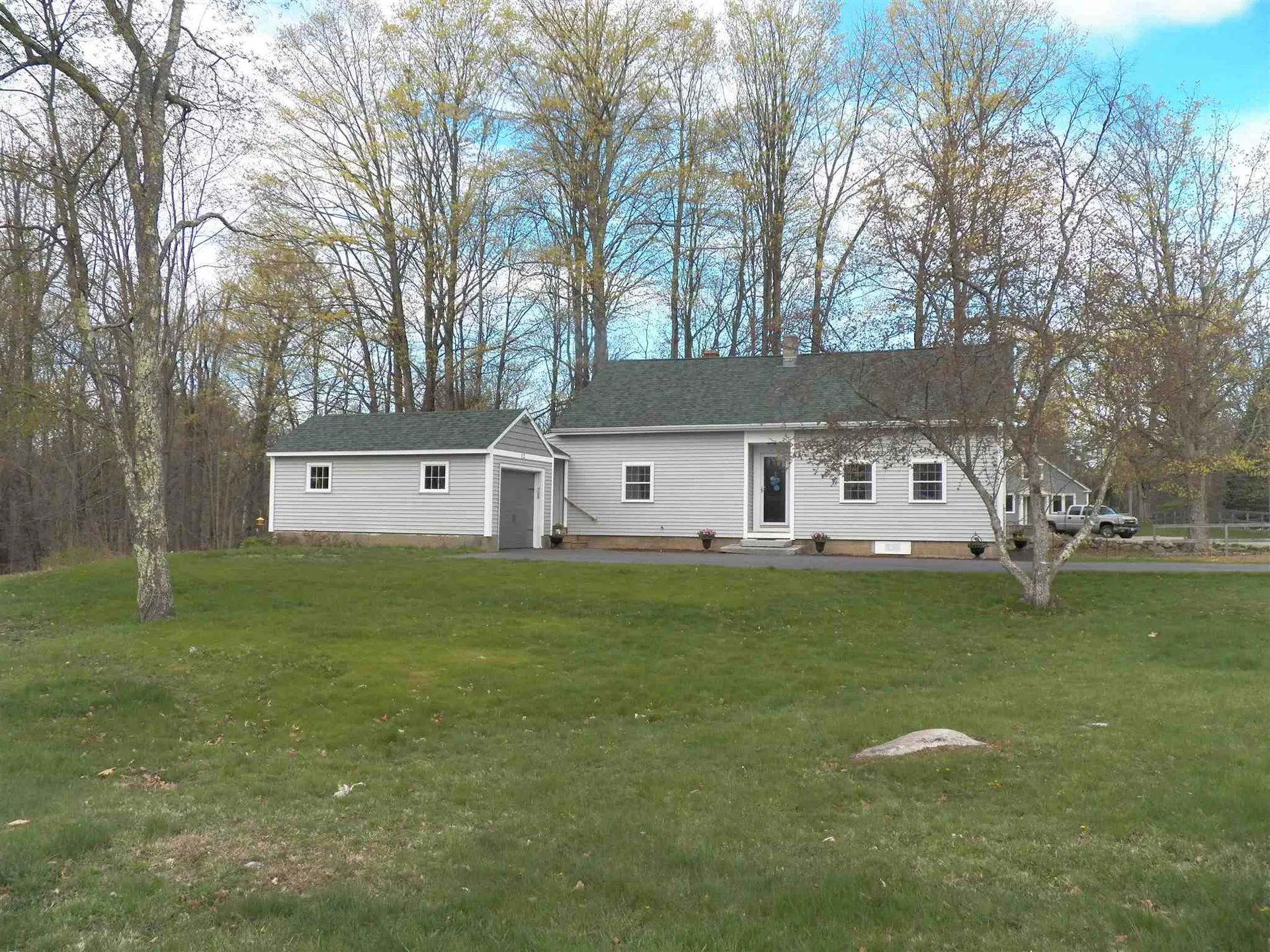 12 Church Street Deerfield NH 03037
