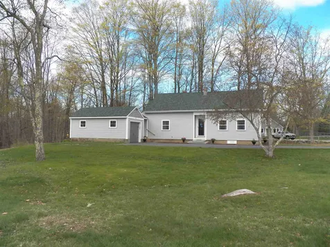 12 Church Street Deerfield NH 03037